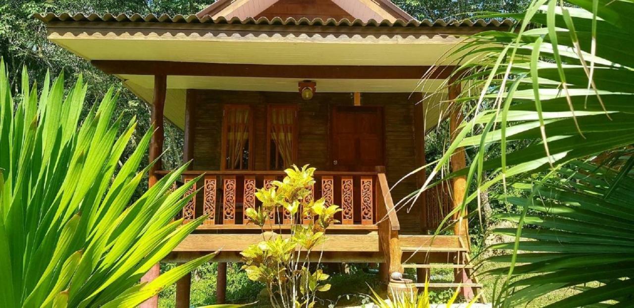 Koh Jum Coral Bay Resort Exterior photo