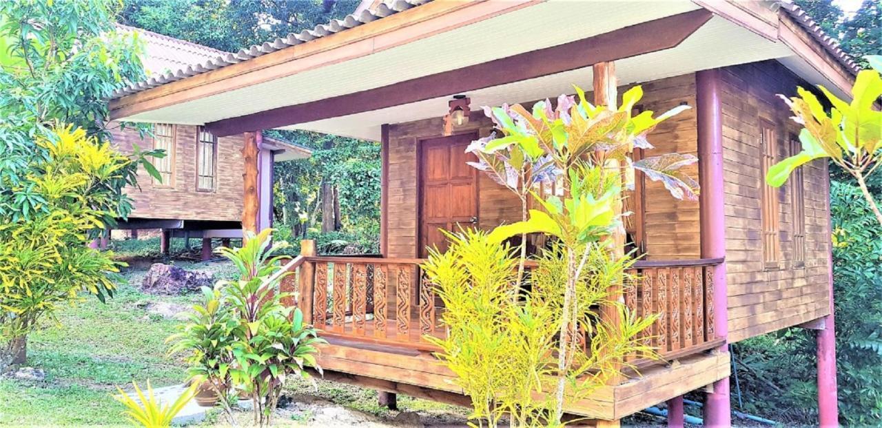 Koh Jum Coral Bay Resort Exterior photo