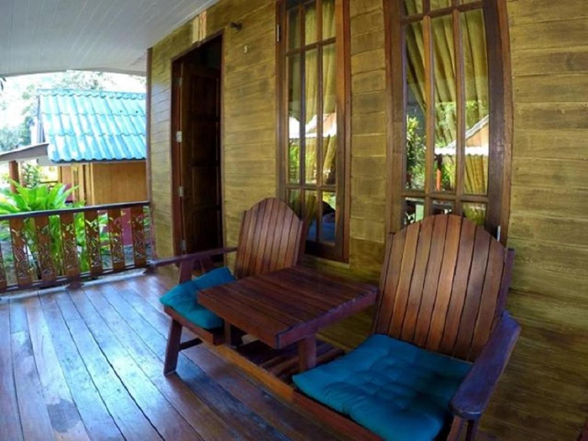 Koh Jum Coral Bay Resort Exterior photo